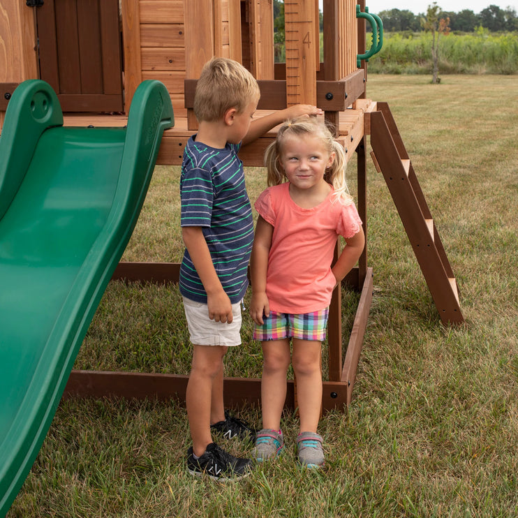 Backyard Discovery | Echo Heights Playhouse