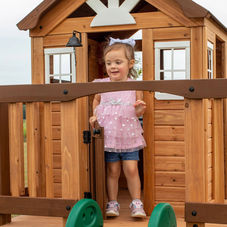 Backyard Discovery | Echo Heights Playhouse