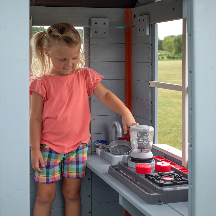 Backyard Discovery | Beacon Heights Playhouse